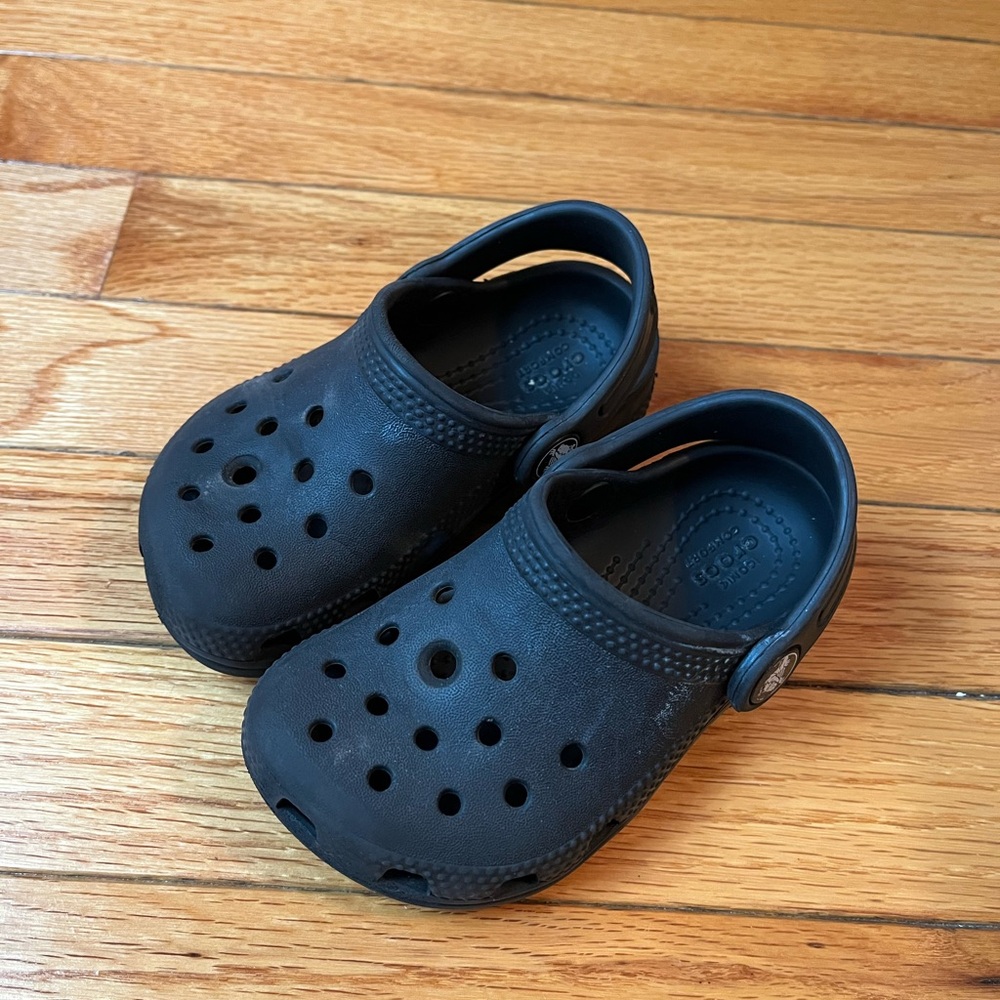 Toddler Black Crocs size 7c